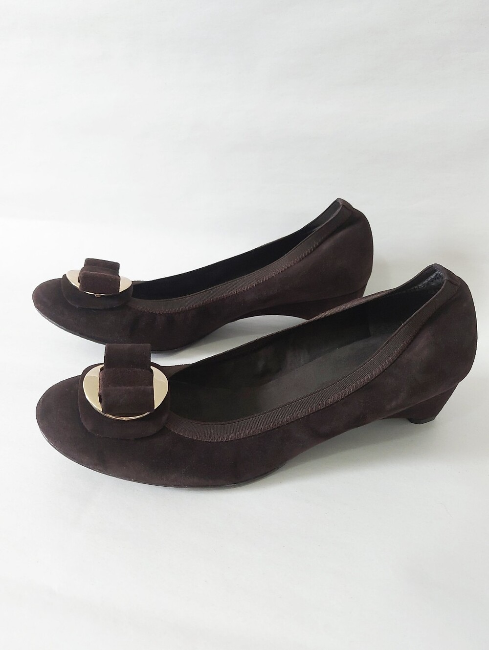 Stuart Weitzman Beaudelair Retro Suede Wedge Pump Size 8 Bow Low Heel Slip-on